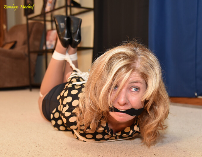 Dakkota Hogtied Neighbor Pics
